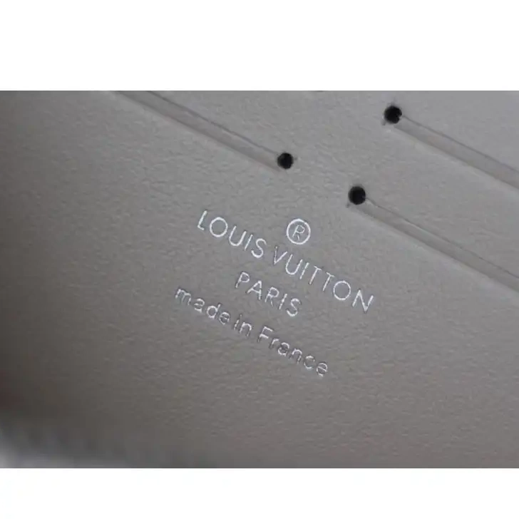 Fashionrepsfam ru LV 19B570229 Bags 0501